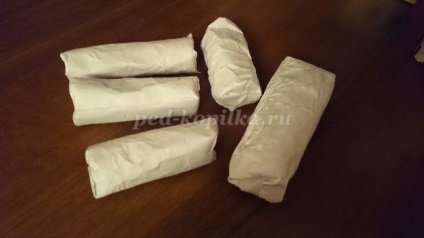 Ciuperci de hârtie cu mâinile (lor) Ciuperci de hârtie cu mâinile