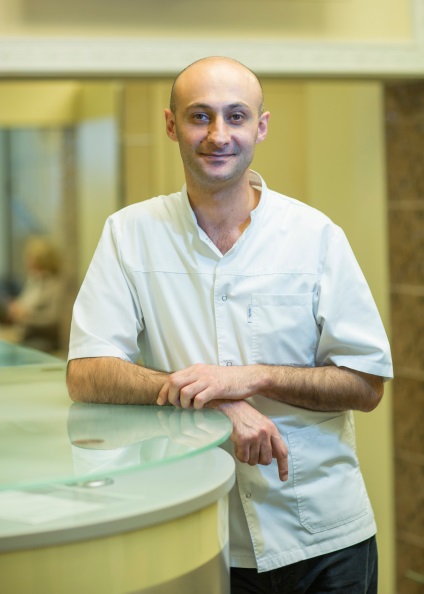 Implantarea (maxilo implanturi) dinți superioară (implanturi) Implantarea dinților superior (implanturi maxilo)