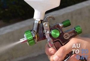 Cum să instituie pistolul de pulverizare pentru a picta mașini (pistol) Cum să instituie pistolul de pulverizare pentru a picta mașini