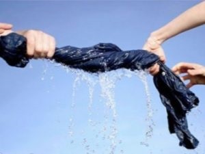 Cum sa se intinda blugi in casa (condiții) Cum sa se intinda blugi la domiciliu