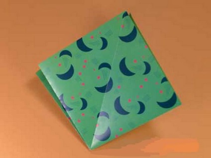 Cum de a face origami pom de Crăciun, simplu, pufos, modular, cu propriile sale mâini (Ia o foaie pătrată) Cum de a face origami pom de Crăciun, simplu, pufos, modular, cu propriile lor mâini