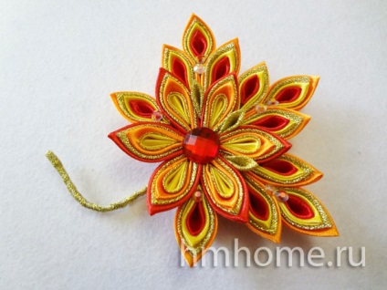 Maple Leaf kanzashi (arțar) Maple Leaf kanzashi