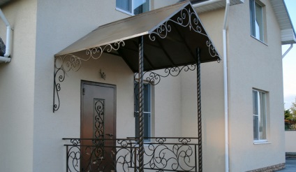 Baldachin peste intrare cu mâinile (intrare) Baldachin peste intrare cu mâinile