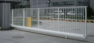 poarta glisantă mecanică cu mâinile lor, în special instalarea (mecanică) poarta glisantă mecanică cu mâinile lor special de instalare