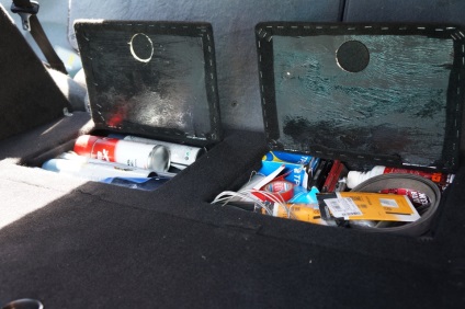 Organizator în portbagaj cu mâinile sale (autor semani), un manual privind Chevrolet Niva prima generație (organizator) Organizator în portbagaj cu mâinile sale (autor semani), un manual privind Chevrolet Niva prima generație