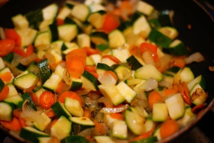 Legume, prăjit într-o tigaie - pas cu pas reteta cu fotografii pe (gătit) Legume, prăjit într-o tigaie - pas cu pas reteta cu fotografii de pe