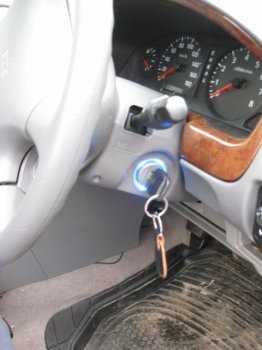 Evidențierea contactul de aprindere, cu propriile mâini, electrician auto (lor) Evidențierea contactul de aprindere, cu propriile mâini, electrician auto
