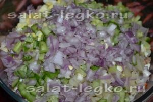 Salata cu saury conservate, ou și castravete (salată) Salata cu saury conserve, ouă și castravete