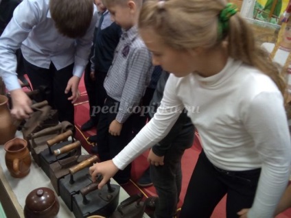 School Museum (școală) Muzeul școlar