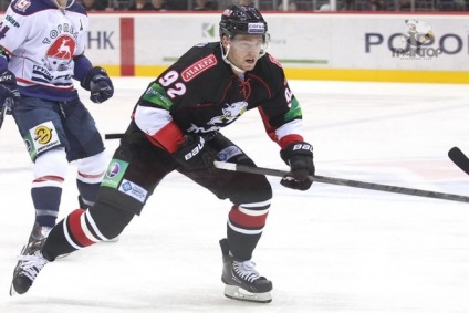 Tribune - Altele 2 () Tribune - Altele 2