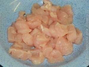dovlecel pui înăbușită (dovlecel compoturi de pui) Carne de pui cu dovlecei