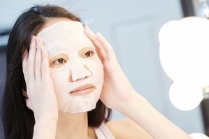 măști faciale japoneze și caracteristicile lor, spre deosebire de măști convenționale (măști) măști faciale japoneze și caracteristicile lor, spre deosebire de măști convenționale
