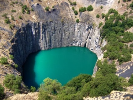 12 cicatrici la sol uimitoare (metri adâncime kilometru) 12 cicatrici teren uimitoare