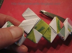 Brățară din hârtie - o clasă de master - acasă lucrate manual (hârtie) Brățară din hârtie - o clasă de master - acasă mână-a făcut