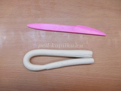 Un buchet de flori din lut cu mâinile lor pentru copii de 5-6 ani (buchet) Un buchet de flori din lut cu mâinile lor pentru copii de 5-6 ani