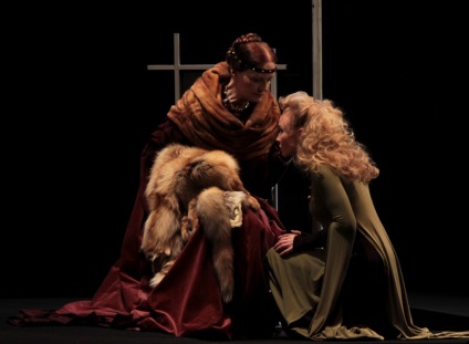 Tsatra Eleanor și oamenii ei (Teatrul Academic Central al Armatei Române) (site-ul oficial al Armatei a teatrului) Tsatra Eleanor și oamenii ei (Teatrul Academic Central al Armatei Române)