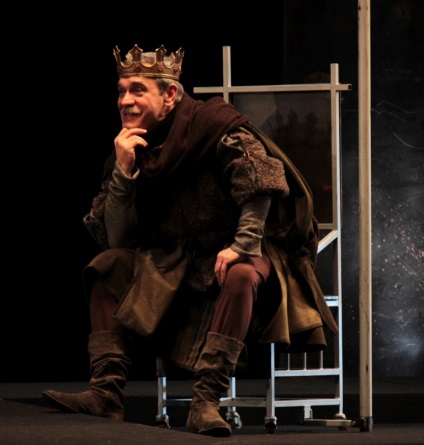 Tsatra Eleanor și oamenii ei (Teatrul Academic Central al Armatei Române) (site-ul oficial al Armatei a teatrului) Tsatra Eleanor și oamenii ei (Teatrul Academic Central al Armatei Române)