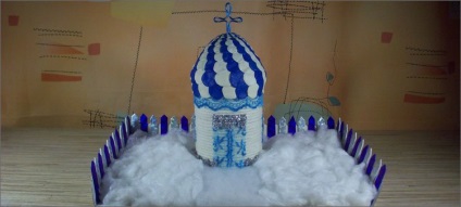 Biserica de sticle din plastic hack la școală (din plastic) Biserica de sticle din plastic hack la școală