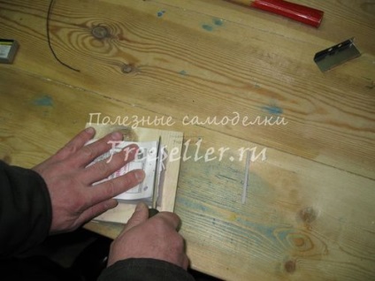 Definitivarea perete-rupere calendar - handyman - casă de casă (perete) Definitivarea de perete-rupere off calendar - om bun - casă de casă