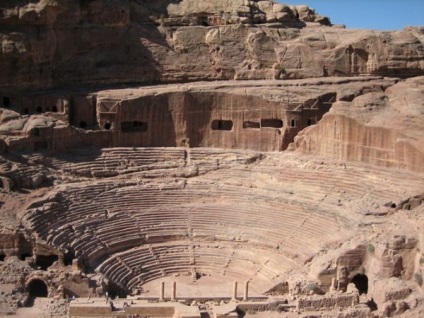 Orașul antic Petra din Iordania (oraș) Orașul antic Petra din Iordania