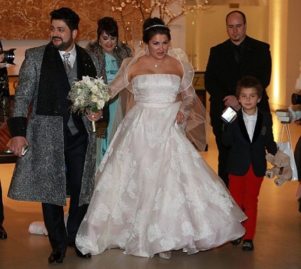 Un pic mai mult despre nunta Anny Netrebko, blogger elena_dokuchaewa on-line 03 ianuarie 2015, o bârfă (Anna) Un pic mai mult despre nunta Anny Netrebko, blogger elena_dokuchaewa on-line 03 ianuarie 2015, o bârfă