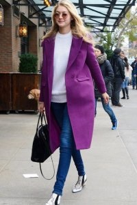Violet haina cu nimic de a purta, 45 de imagini foto de moda (straturi) Violet haina cu nimic de a purta, 45 imagini foto de moda