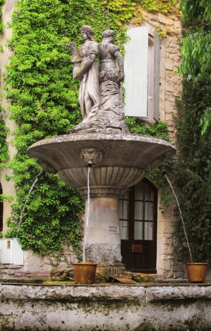 Fântâna cu mâinile lor - 68 de fotografii de opțiuni de casă și decorațiuni lor (fântână) Fântâna cu mâinile lor - 68 de fotografii de opțiuni de casă și ornamente lor