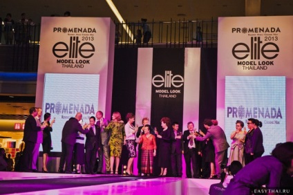 Fotografii de la finala de turnare model de aspectul de elită în promenda mu Chiang Mai (Chiang Mai) Fotografii de la turnare modelul de elita finală uita în centrul comercial din promenda Chiang Mai