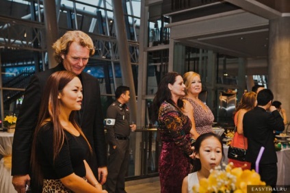 Fotografii de la finala de turnare model de aspectul de elită în promenda mu Chiang Mai (Chiang Mai) Fotografii de la turnare modelul de elita finală uita în centrul comercial din promenda Chiang Mai