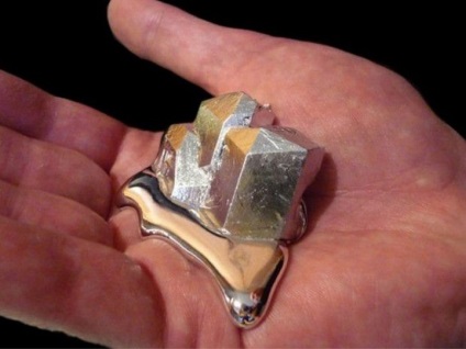Galiu - topirea metalelor uimitoare în mâinile (metal) Galiu - topirea metalelor uimitoare în mâinile