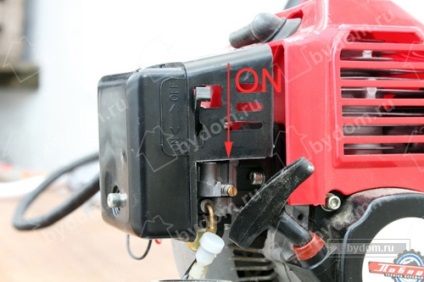 Instrucțiuni și reguli pentru lucrul cu trimmere - master pentru casă și grădină cu propriile sale mâini (descrierea materialelor de construcții) Instrucțiuni și reguli pentru lucrul cu trimmere - master pentru casă și grădină cu propriile sale mâini