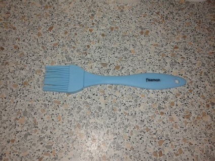 Cum - instrument - pentru a unge tava de copt atunci când clatite (clatite) Cum - instrument - pentru a unge tava atunci când coacere clatite