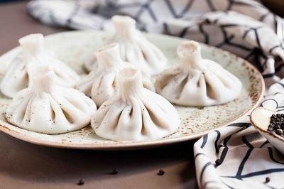 Cum să mănânce într-un restaurant khinkali (apă, vin roșu) Cum să mănânce într-un restaurant khinkali