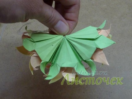 Cum Kusudama - frunze de crin (Kusudama) Cum Kusudama - frunze de crin