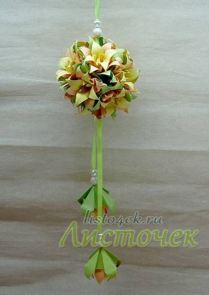 Cum Kusudama - frunze de crin (Metoda Kusudama posibil) Cum Kusudama - frunze de crin