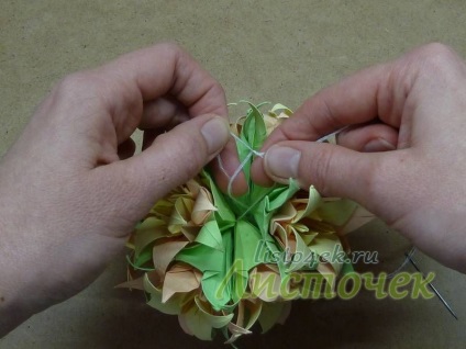 Cum Kusudama - frunze de crin (Kusudama) Cum Kusudama - frunze de crin