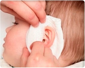 Cum de a face o compresa fierbinte pe ureche, copilul tipuri de instruire și (Se taie un pătrat de tifon) Cum de a face o compresa fierbinte pe ureche, copilul tipuri de instruire și