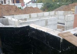 Ca subsol zaglubit sub talpa de fundație (unic) Cum să îngroape subsolul sub baza fundației