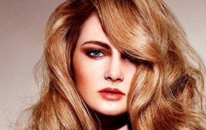 Caramel vopsea culoarea părului blond cu reflexe, fotografii ochi verzi (Repere) Caramel vopsea culoarea părului blond cu accente, fotografia pentru ochi verzi