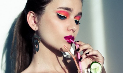 Produse cosmetice pentru vara pentru a alege o fata - ladytopics (puncte negre, prin urmare) Produse cosmetice pentru vara pentru a alege o fata - ladytopics