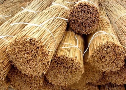Acoperișul de stuf rukami- sale prietenoase cu mediul și frumos (cu mâinile lor) Acoperișul de stuf pentru sale ecologice și frumos rukami-