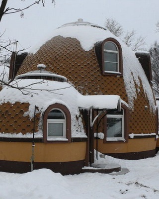 Casa cadru de acoperiș fotografie și casa cadru video cu un apartament, înclinat și un acoperiș mansardat (a casei) Casa cadru de acoperiș fotografie și casa cadru video cu un apartament, înclinat și un acoperiș mansardat