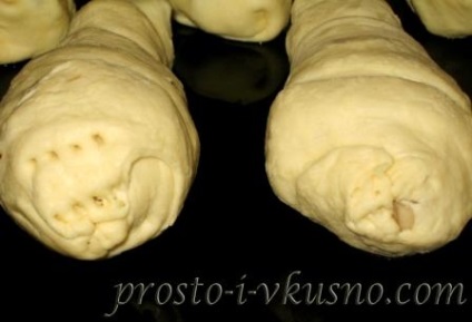 ciocănele de pui in foietaj (pui) pulpe de pui in foietaj
