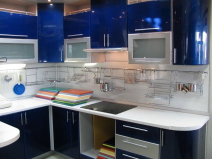 Bucătărie într-un stil de fotografii, celadon, camera nautică bucatarie-living interior cu mâinile sale, perdele, video (foto) Bucătărie într-un stil de fotografii, celadon, camera nautică bucatarie-living interior cu mâinile sale, perdele, video