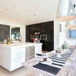 Bucătărie într-un stil nautic 100 de fotografii de interior, bucatarii aqua (stil) Bucătărie într-un stil nautic 100 de fotografii de interior, bucătării aqua