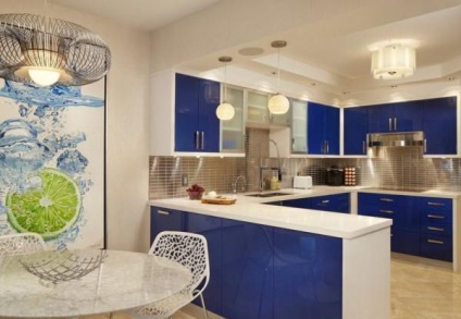 Bucătărie într-un design interior în stil nautic, cu propriile lor mâini pe mici sau spațiul combinat (bucătărie nautice temă) Bucătărie într-un design interior în stil nautic, cu propriile lor mâini într-un spațiu mic sau reciproc