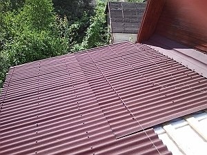 Instalarea Ondulina proprii mâini pentru acoperișuri, cum să se stabilească, instructiuni de instalare (lor) Instalarea Ondulina proprii mâini pentru acoperișuri, cum să se stabilească, instrucțiuni de instalare