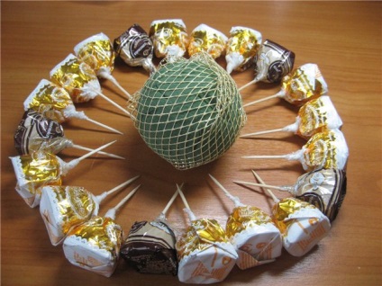 Minge de dulciuri ca un cadou (Hand Made) Minge de dulciuri ca un cadou