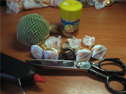 Minge de dulciuri ca un cadou (un cadou) Minge de dulciuri ca un cadou