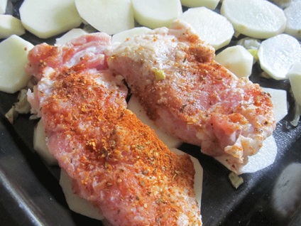 Carne cu cartofi prăjiți într-un cuptor (cartofi) Carne în franceză cu cartofi în cuptor